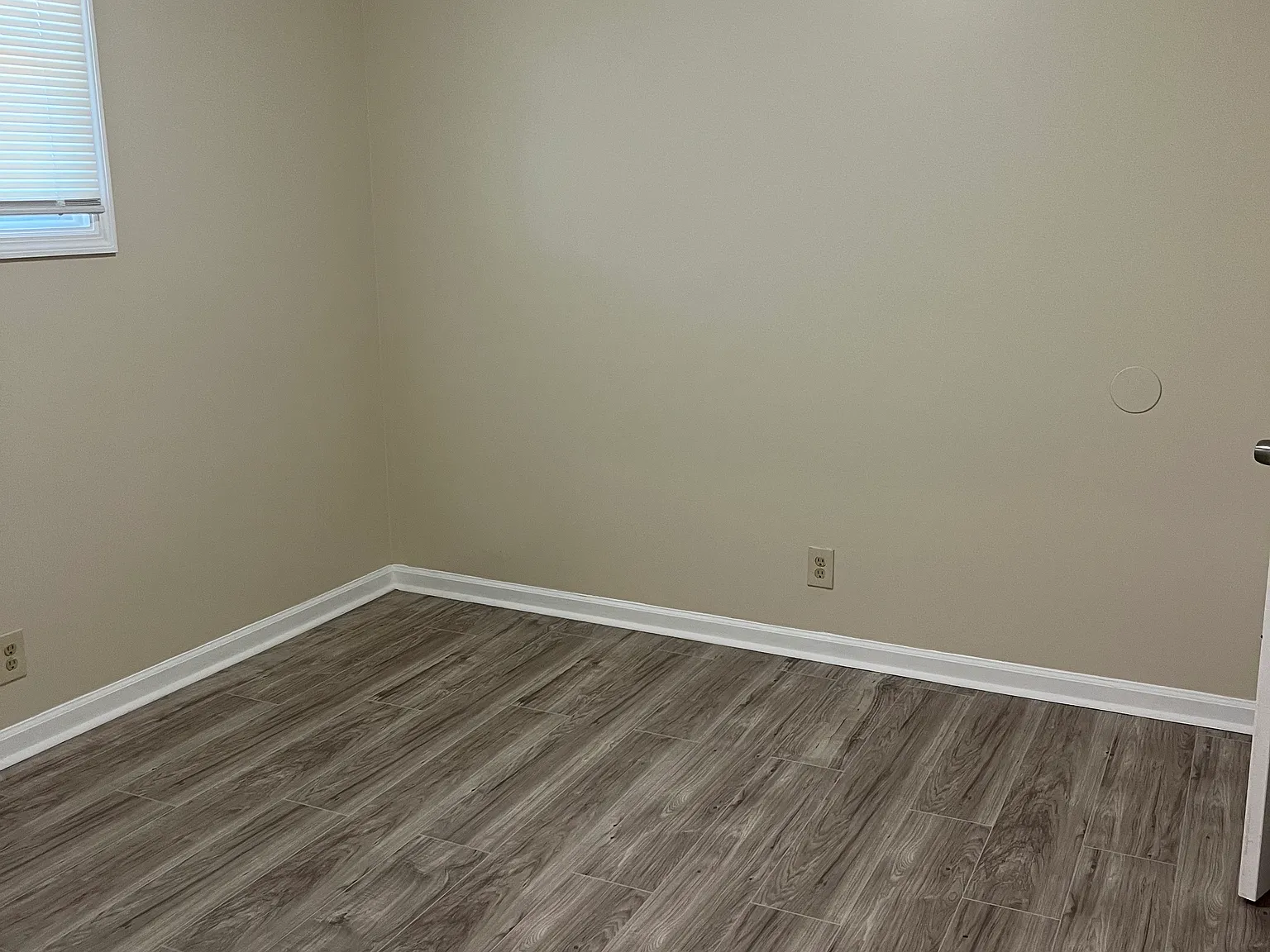 112 Neill Ave — Photo 4