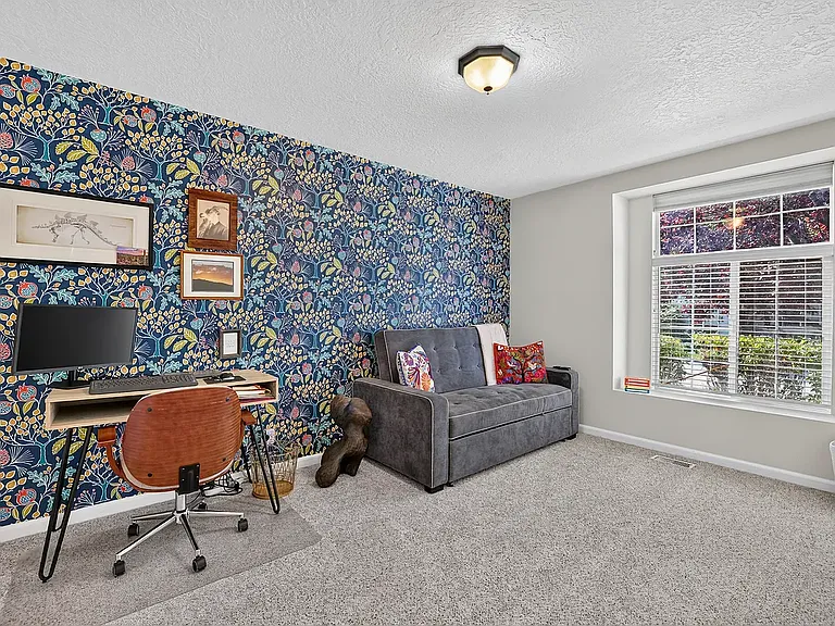 8106 W Penny Ln — Photo 5