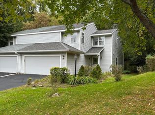 30 Heyden Rd, Troy, NY 12180