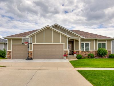 9824 Dunmore Cir, Johnston, IA, 50131