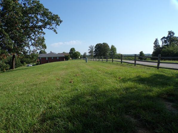 107 W Highland Park, Earlington, KY 42410