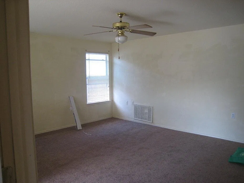 3 bed, 925 sqft, $1,495 — Photo 3