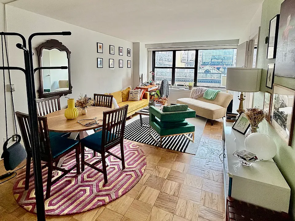 7 E 14th St #1007