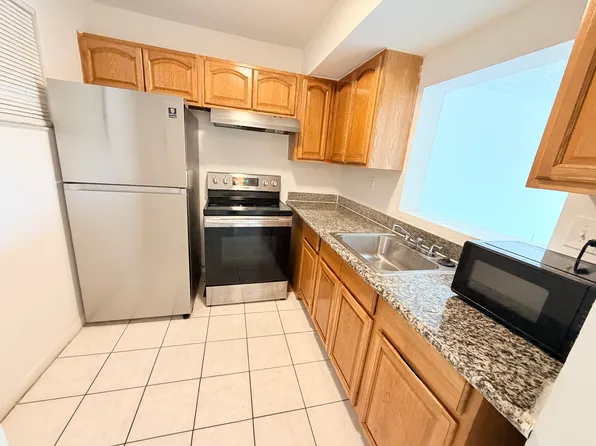 3700 NW 21st St #203-1, Fort Lauderdale, FL 33311