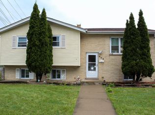 409 E Cherry Hl, Addison, IL 60101