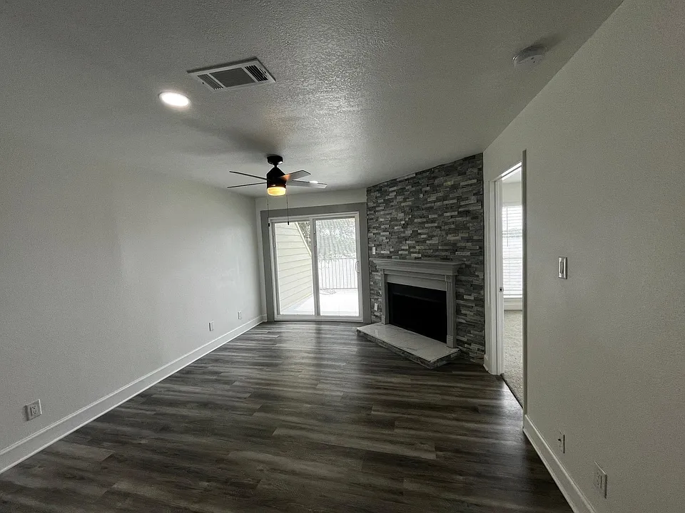 18800 Egret Bay Blvd #117