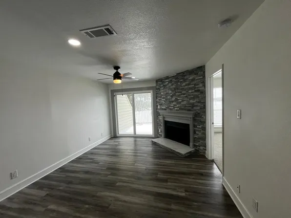 18800 Egret Bay Blvd APT 117, Houston, TX 77058