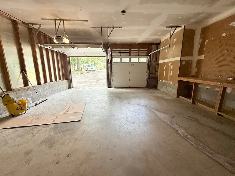 2 car garage!