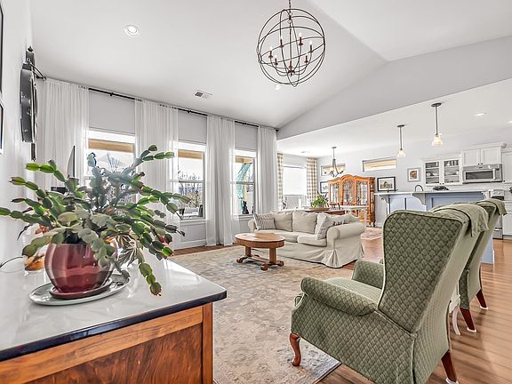 4th image of 2923 Brodick Way