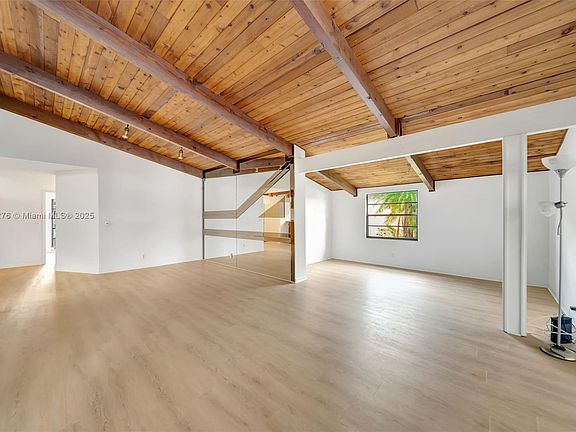 5th image of 616 Briarwood Cir