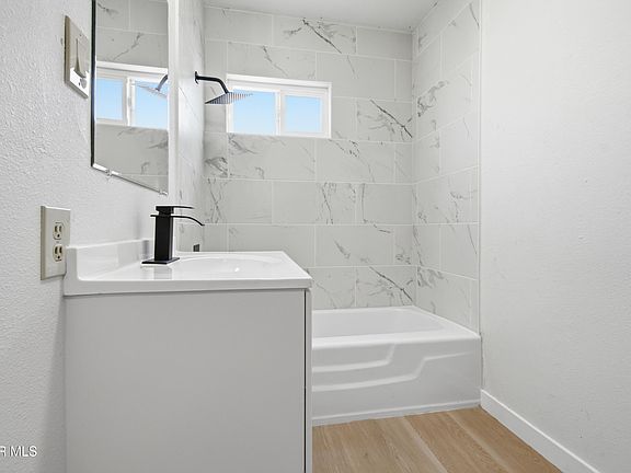 5th image of 44515 Date Ave