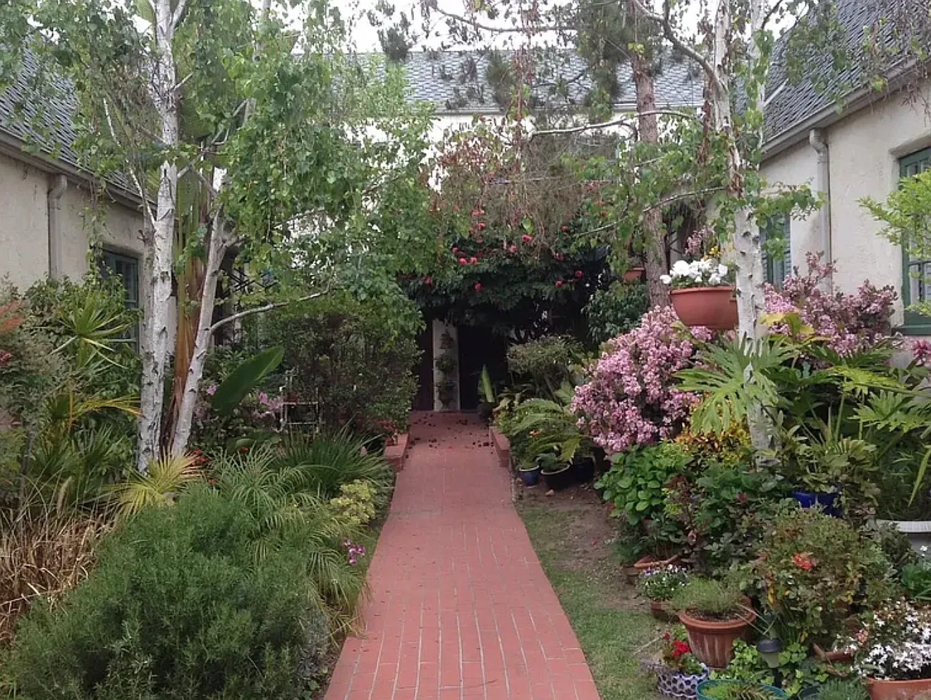 Studio, 500 sqft, $1,925 — Photo 3