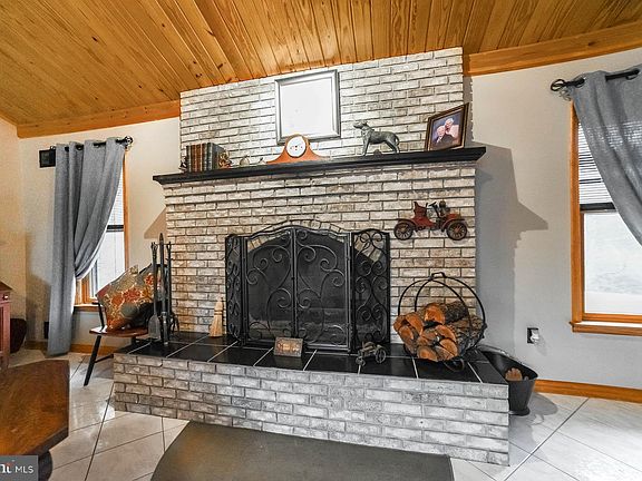 4th image of 43137 Goldsborough Pl