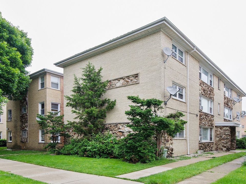 1st image of 5227 N Reserve Ave Unit 2W
