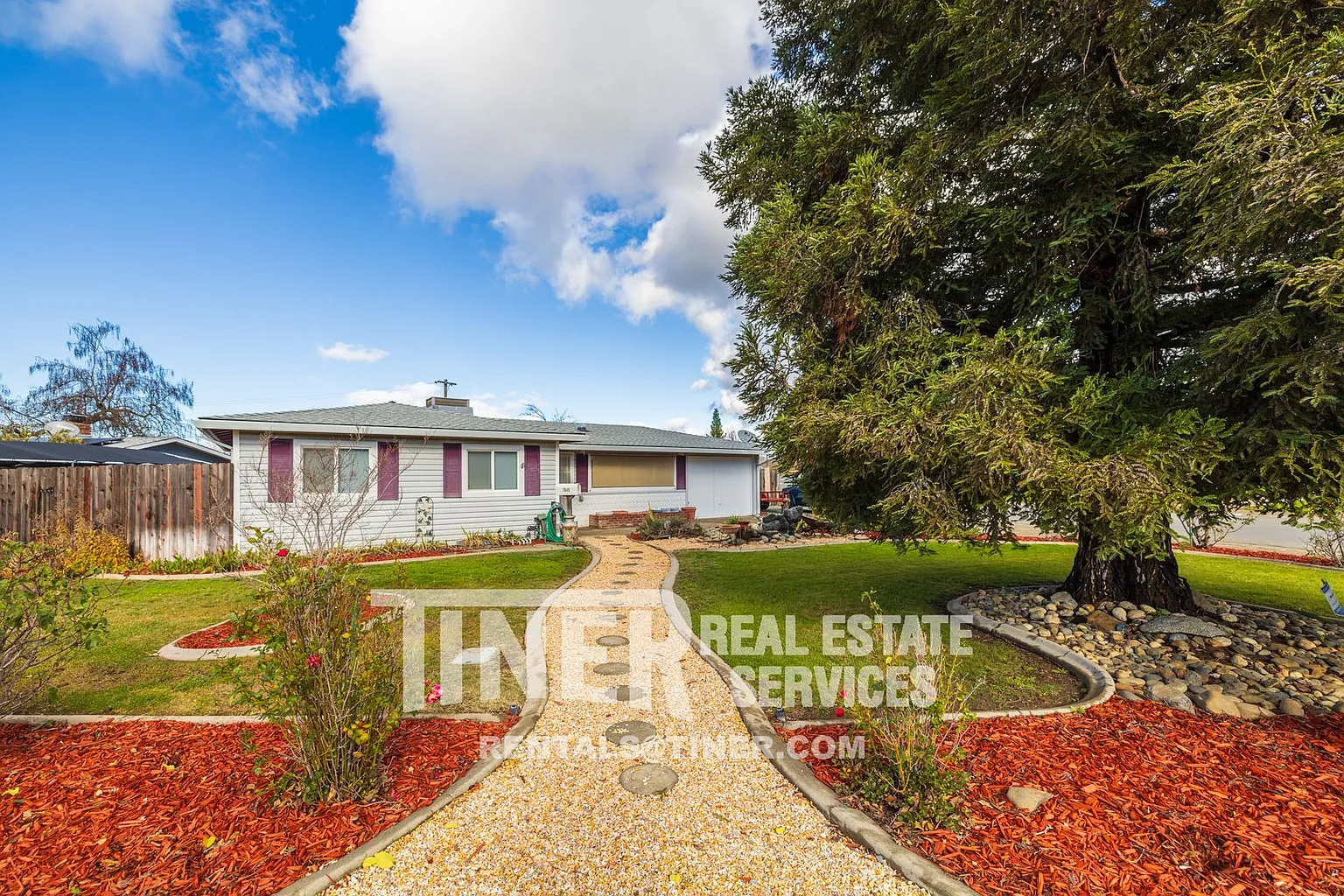 7845 Rosswood Dr photo 1