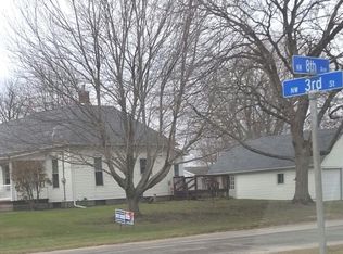 801 NW 3rd St, Aledo, IL 61231
