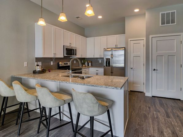101 E 4th St #214