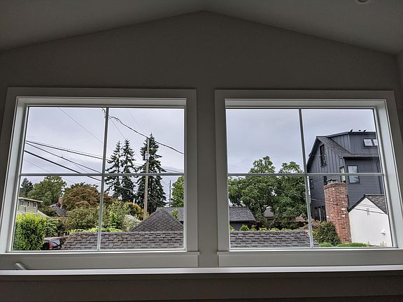 Large south facing windows with lots of light