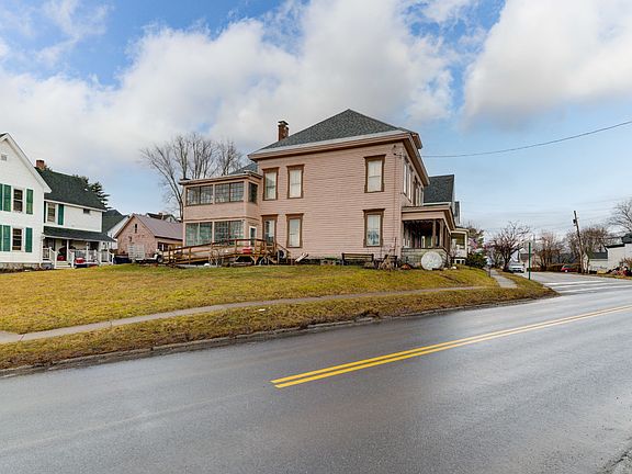 4th image of 136 Hoosac St