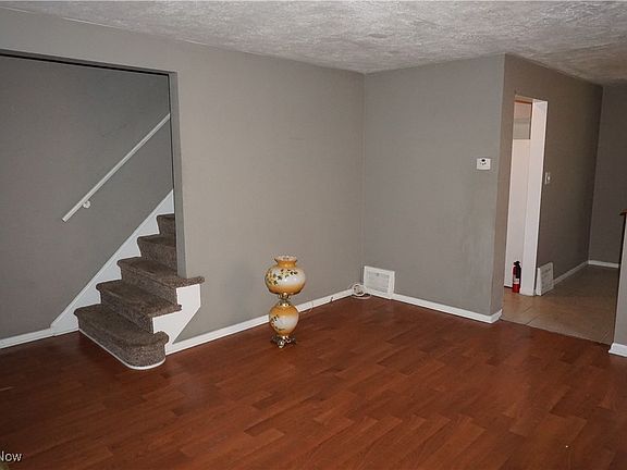 3rd image of 21650 S Lake Shore Blvd