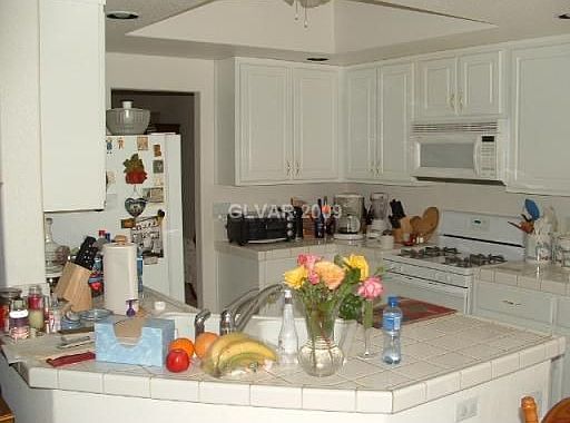 4th image of 1701 Sweet Pea Ave