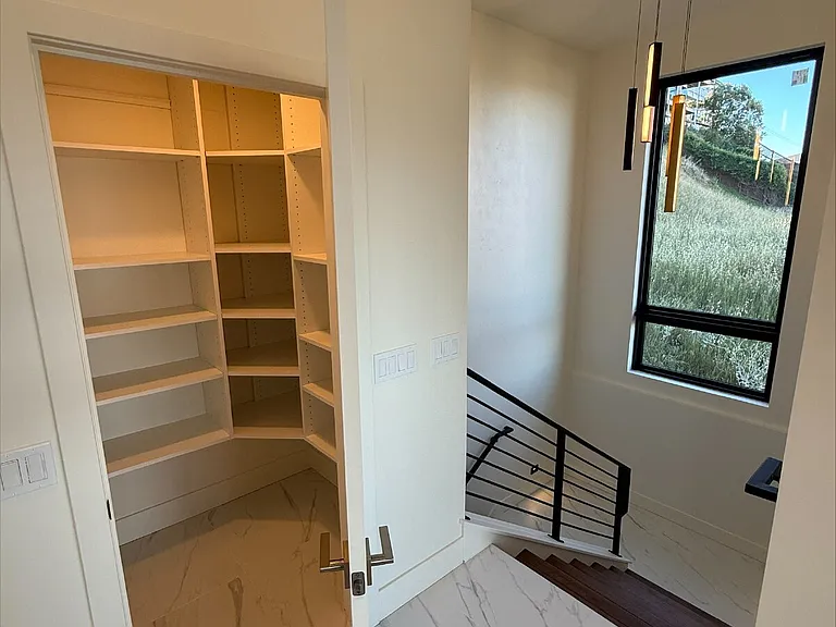 2670 Laurel Ave — Photo 16