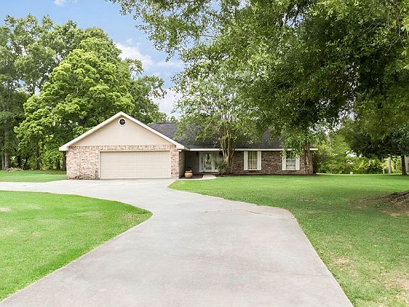 2nd image of 1004 Hugh Dr