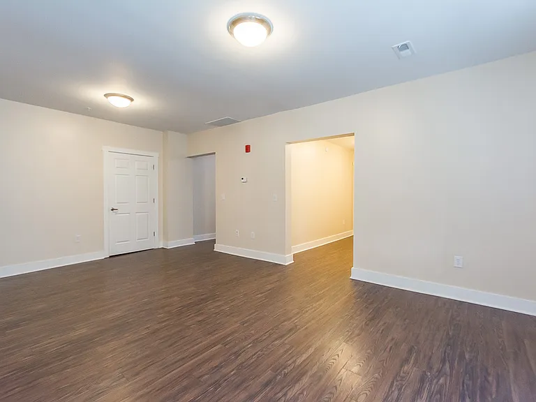 632 N College Ave — Photo 29
