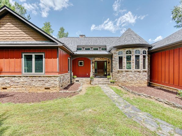 3240 Hillcastle Trl, Chapel Hill, NC 27516