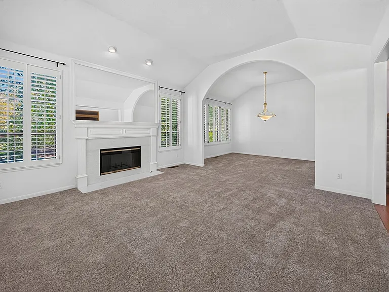 507 Woodfern Ct — Photo 5