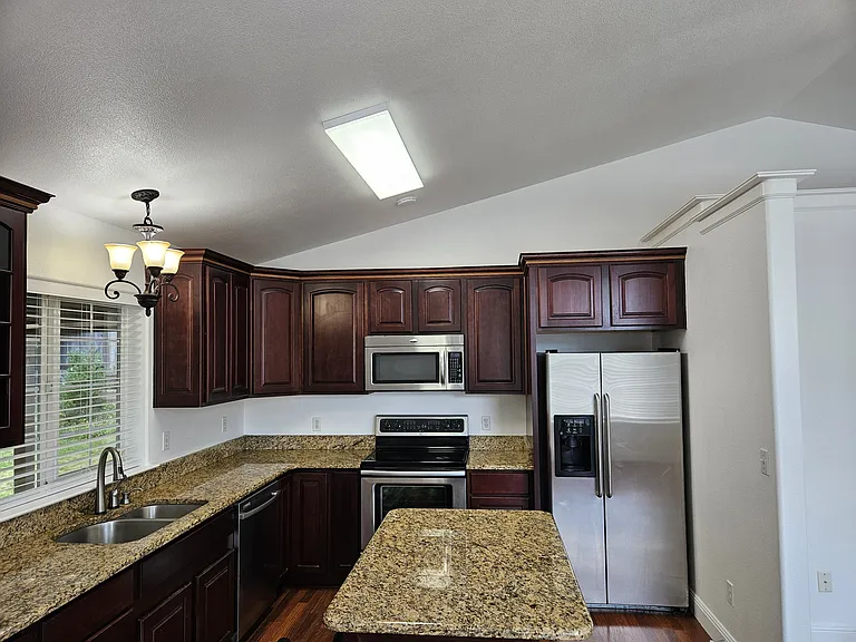 602 Mountain View Dr — Photo 12
