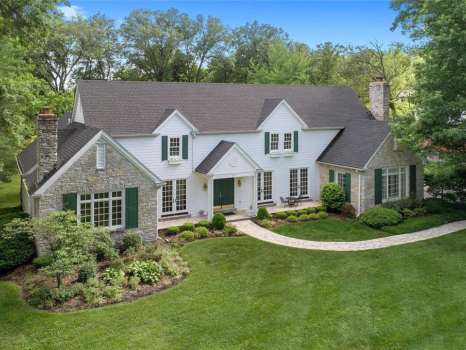 2nd image of 10 W Geyer Ln