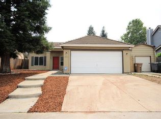 9422 Castleview Dr, Elk Grove, CA 95758