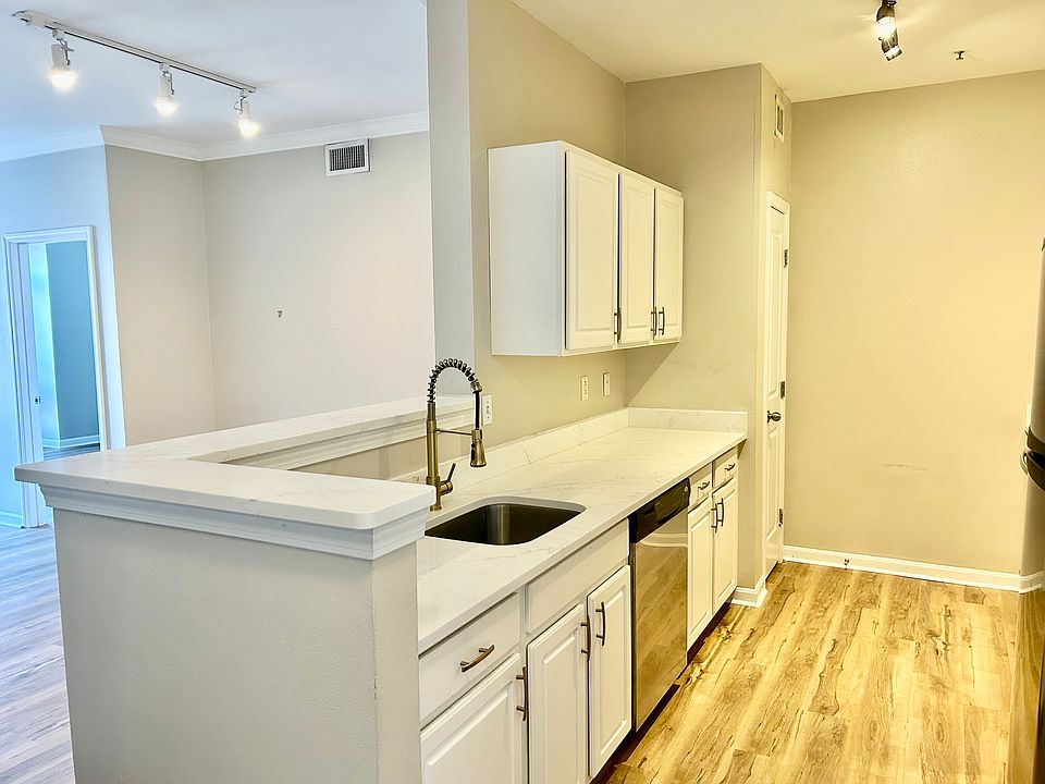 1st image of 903 Providence Pl APT 377