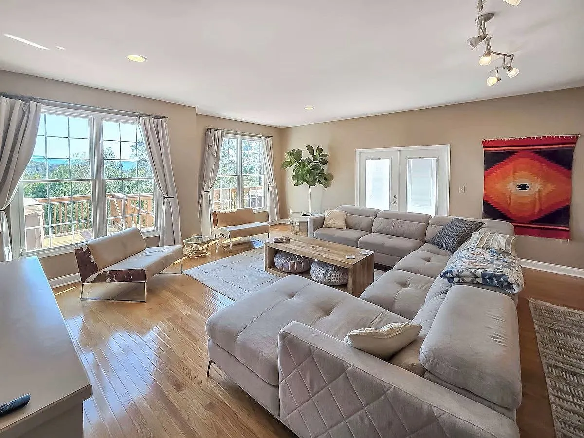 305 Jennifer Ln — Photo 4