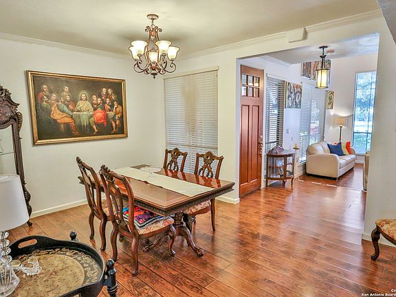 5th image of 3934 BARRINGTON ST