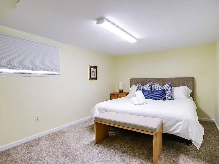 9724 Admiralty Dr — Photo 25