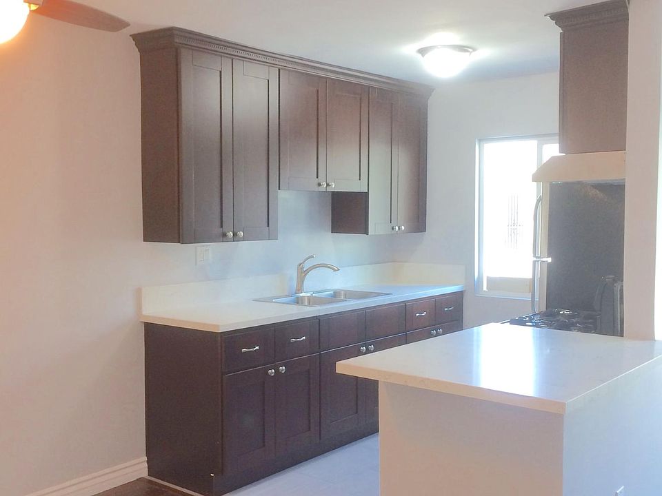 1st image of 5743 Lexington Ave APT 3