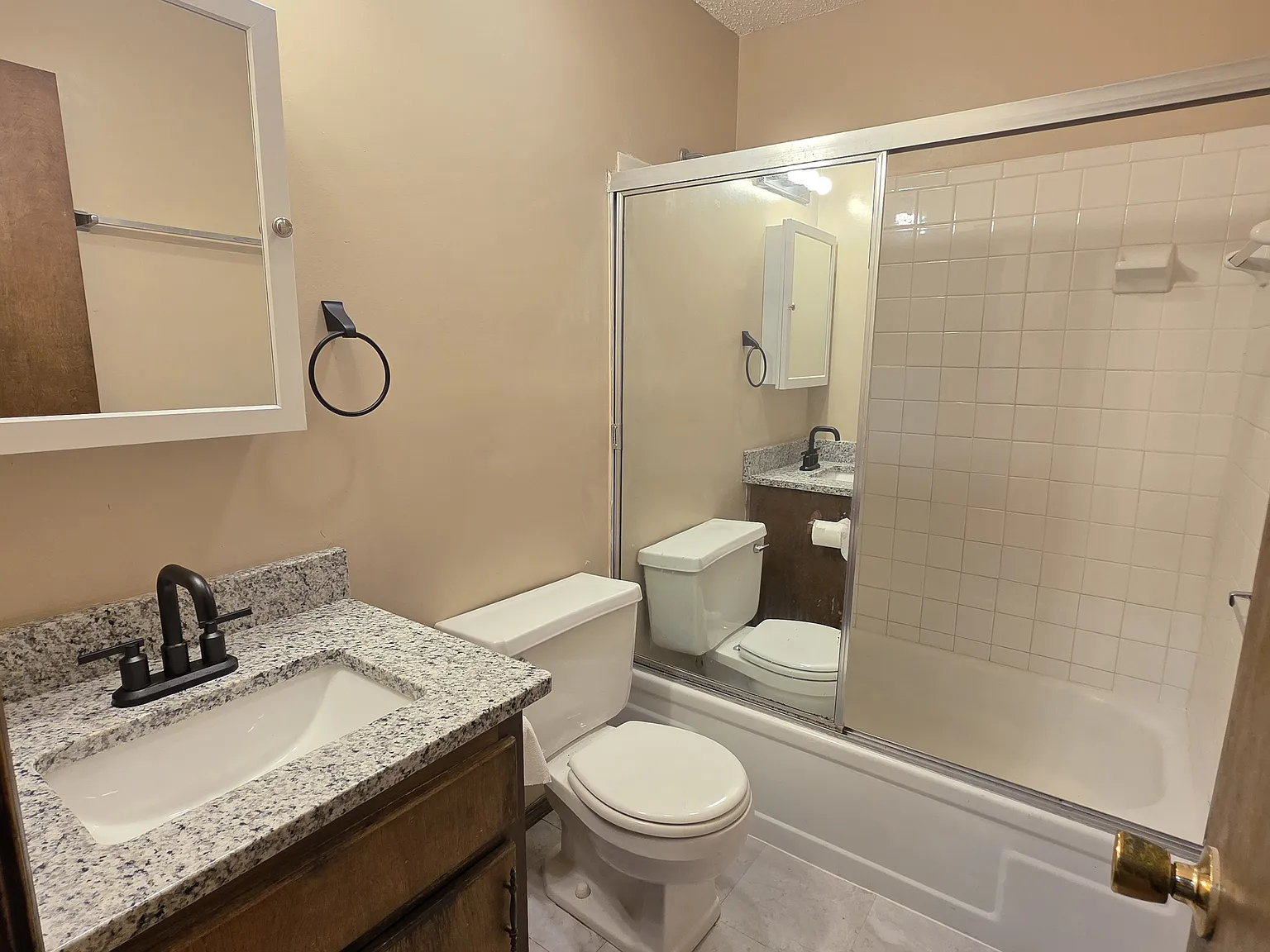 915 N Osage St — Photo 2