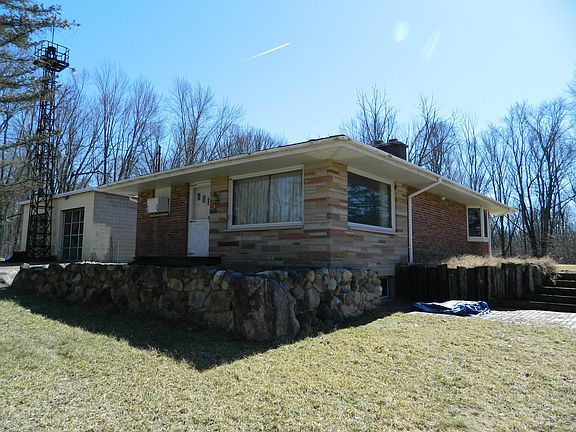 3rd image of 344 Pony Ave