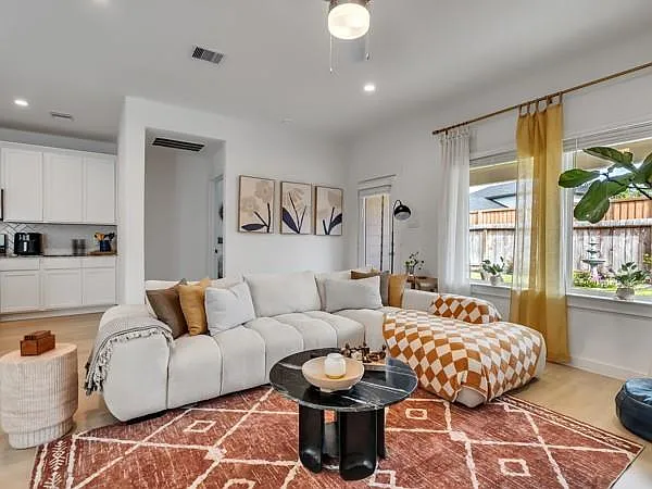 1518 Merulana Ln — Photo 4