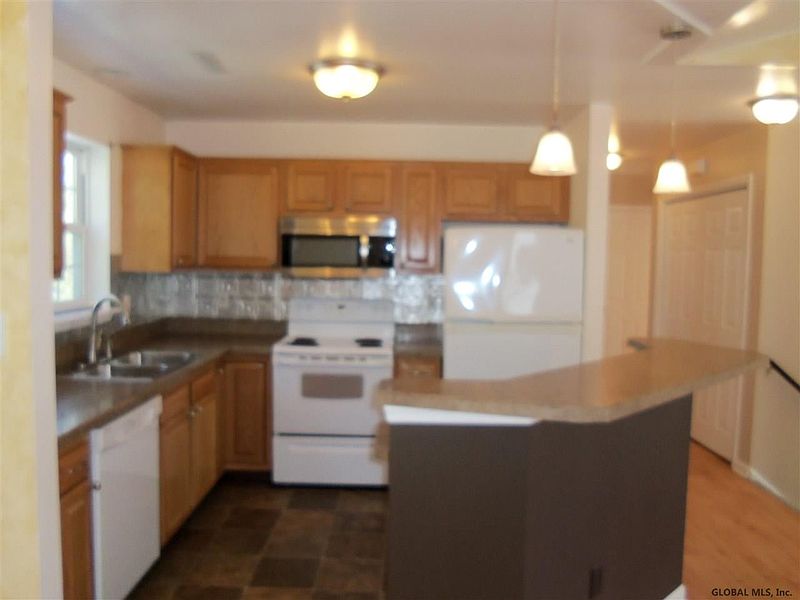 5th image of 110 MORNING GLORY Way