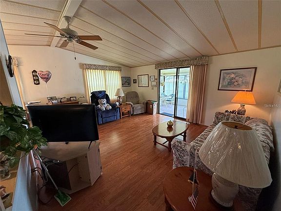 5th image of 1532 W SCHWARTZ BOULEVARD