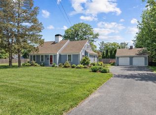 13 Independence Ln, Hingham, MA 02043