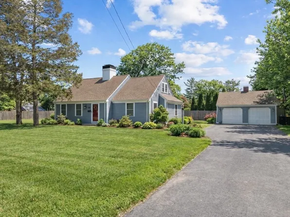 13 Independence Ln, Hingham, MA 02043