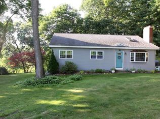 15 McIntosh Rd, Chelmsford, MA 01824
