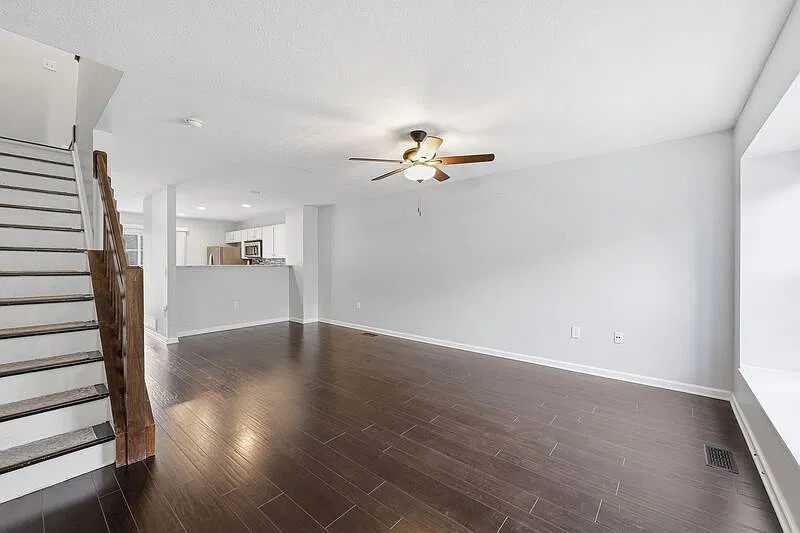 2 bed, 2.5 bath, 1500 sqft, $1,900 — Photo 4