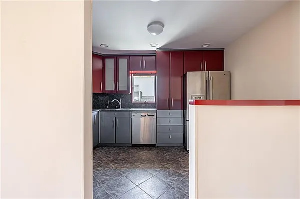 Sold by Remax Edge | media 27