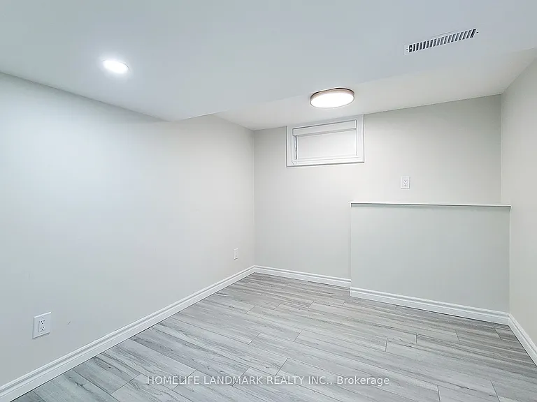 75 Bayview Dr #LOWER — Photo 22