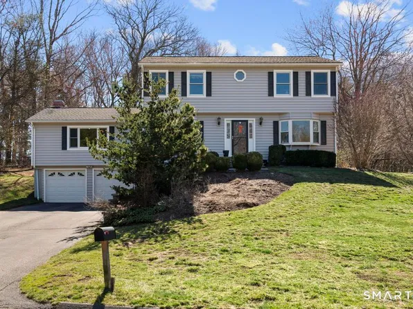 290 Tanglewood Circle, Milford, CT 06461